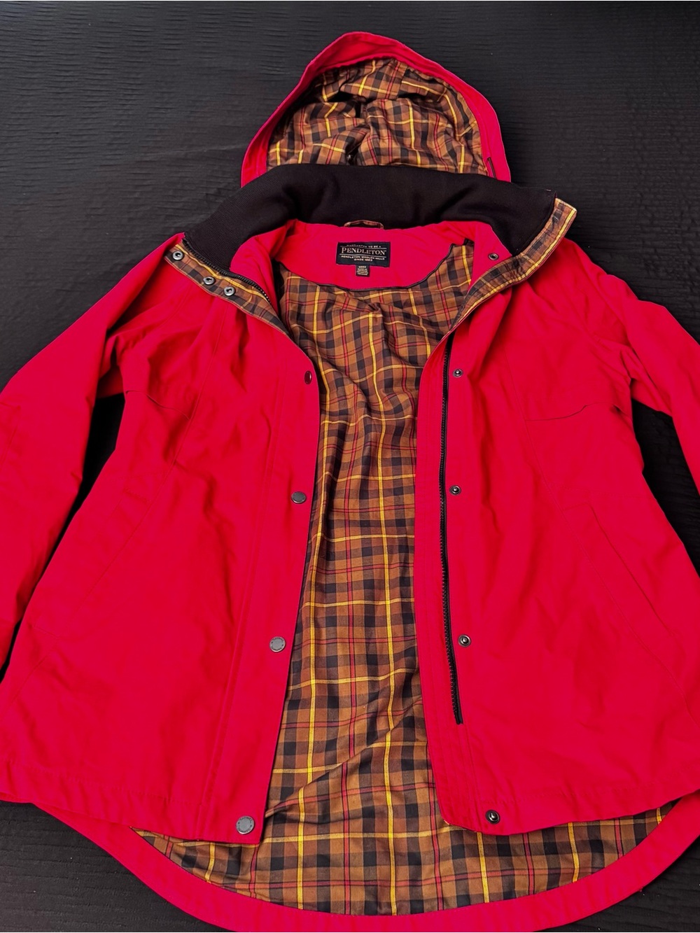 Pendleton Red Hooded Women’s Jacket Coat Size Medium Plaid Lining Water Proof
